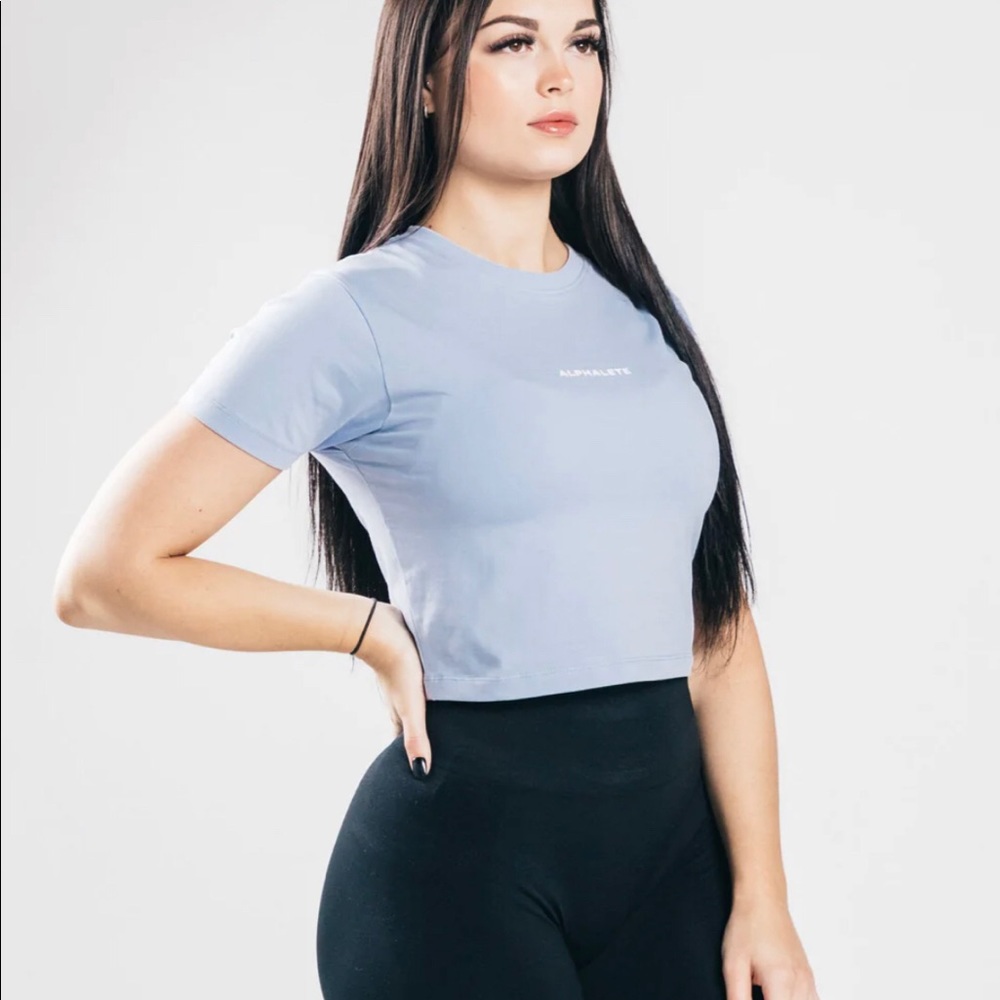 Alphalete Core Crop Top